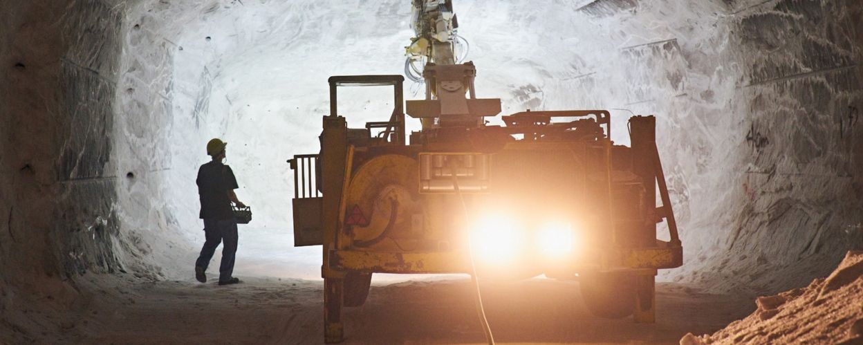 Der Abbau beginnt unter Tage. Der Abbau beginnt unter Tage.